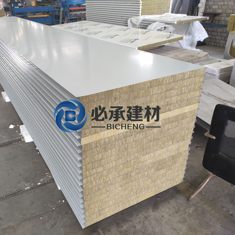 巖棉夾芯板在潮濕環(huán)境下是否會(huì)影響性能？